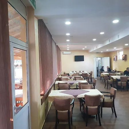 Di Uno Hostel *