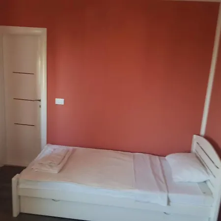 Di Uno Hostel