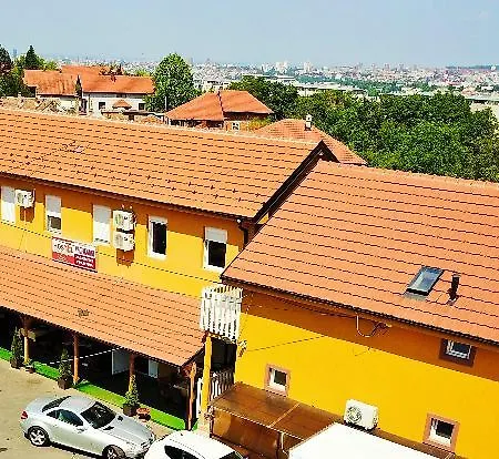 Di Uno Hostel